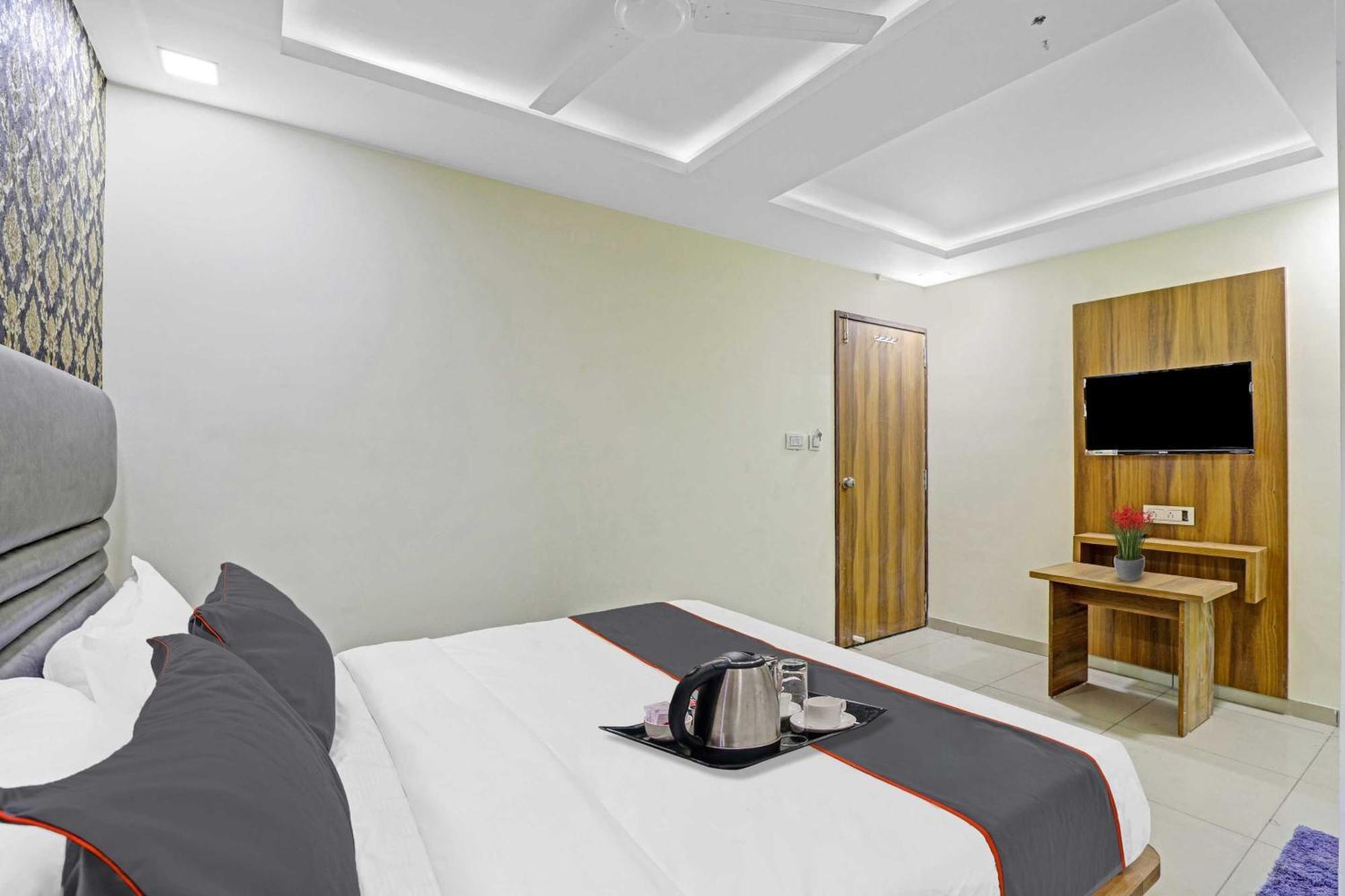 Hotel O Hill View Вадодара Экстерьер фото